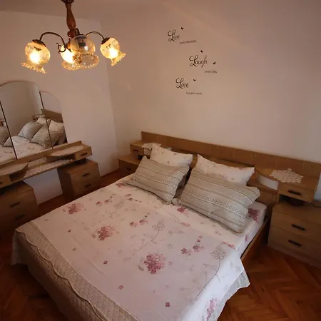 Apartment Kety Beautiful 100 Meters To The *