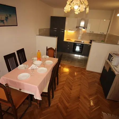 Kety Beautiful 100 Meters To The Apartment *