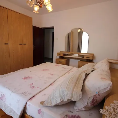 Apartment Kety Beautiful 100 Meters To The